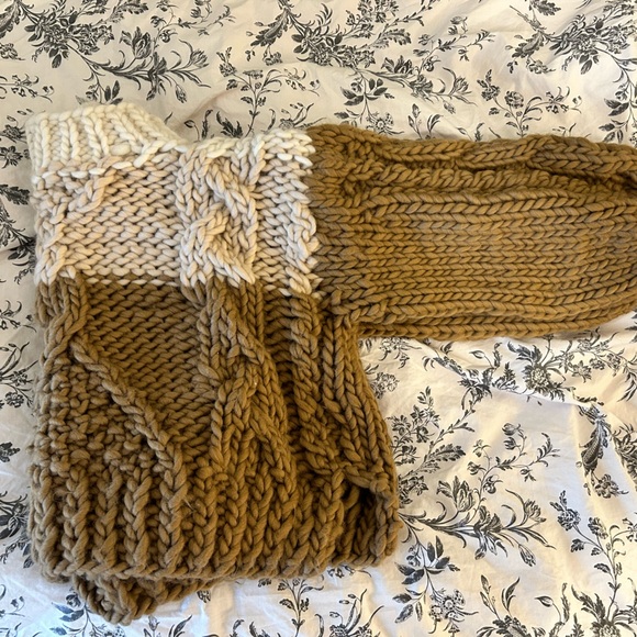 Chunky Cream Knit Sweater - Picture 3 of 3
